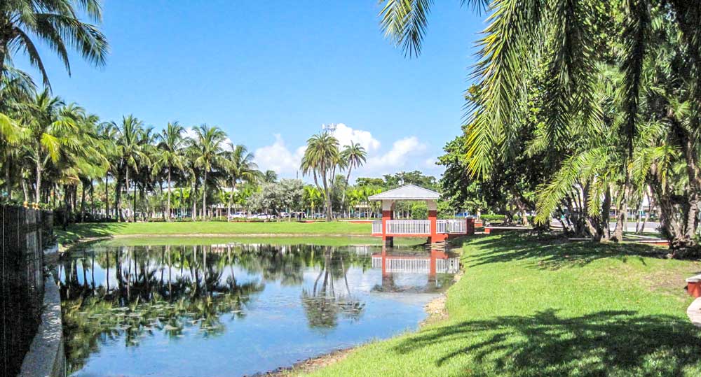 Park at corner of Ocean Club and Crandon Blvd Key Biscayne